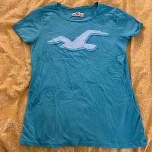 Hollister graphic tee💖